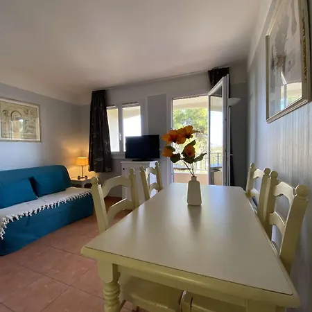 Is100-106 4 Couchages Avec Piscine Et Parking Les Issambres