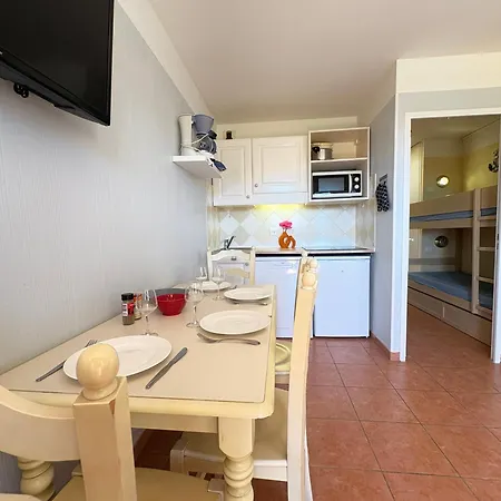 Is100-106 4 Couchages Avec Piscine Et Parking Apartmán